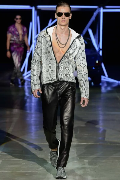 Look 36